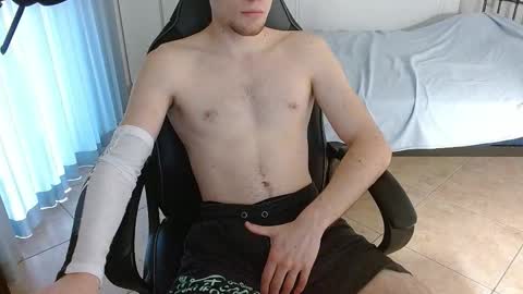 Snapshot of dreammicok chatting on 09.10.25 DreamBoy online show from 09.10.25