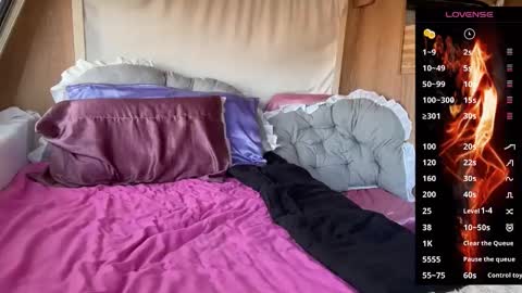 Snapshot of dreamofbarbiex chatting on 10.24.25 dreamofbarbiex online show from 10.24.25