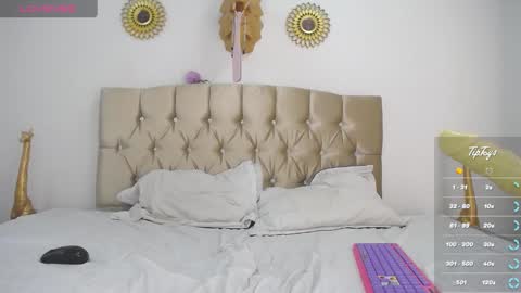 Snapshot of dreams_sophi chatting on 03.02.25 Sophia online show from 03.02.25