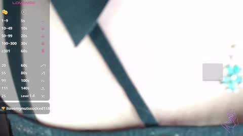 Snapshot of dreams_sophi chatting on 10.02.25 Sophia online show from 10.02.25