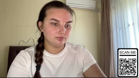 Snapshot of dreamyblushfairy chatting on 09.15.25 Mila online show from 09.15.25