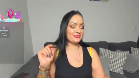 Snapshot of dreamyhousewife1 chatting on 11.24.25 dreamyhousewife1 online show from 11.24.25