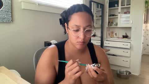 RIRI OR DREAMY online show from 02.26.25