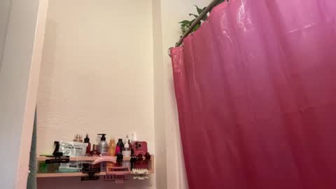 RIRI OR DREAMY online show from 03.11.25