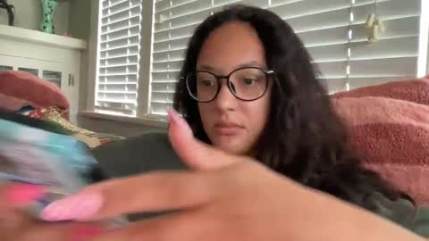 RIRI OR DREAMY online show from 09.11.25