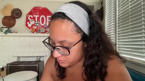 RIRI OR DREAMY online show from 09.14.25