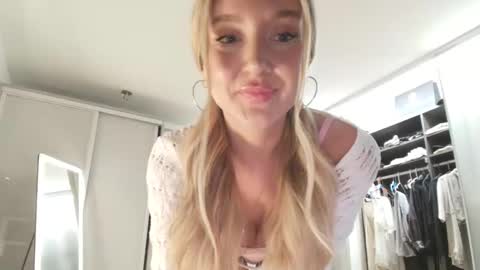 Lilah  online show from 04.28.26
