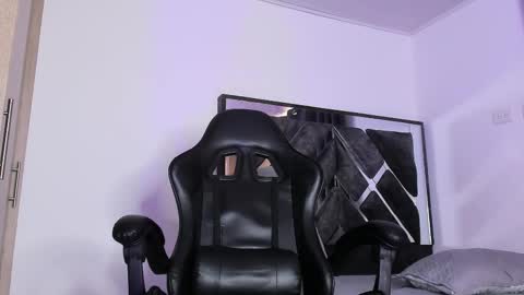 Snapshot of drekev_ chatting on 12.02.25 Kevin online show from 12.02.25