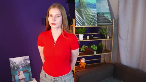 My name is  Luna  online show from 02.15.26