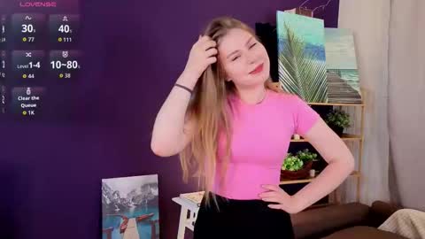 My name is  Luna  online show from 03.19.26