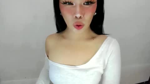 Snapshot of dripqueenxoxo chatting on 09.26.25 miss. Erika online show from 09.26.25