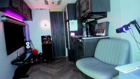Snapshot of drizzys_room chatting on 06.29.26 DirtyDrizzy online show from 06.29.26