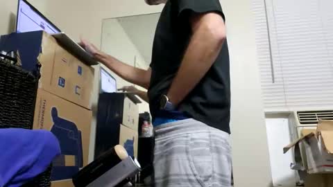 Snapshot of drmbigg chatting on 05.25.26 Hello Hope you enjoy what you see. I love attention in dirty talk and tips thickcock edging precum dirtyTalk C2C online show from 05.25.26