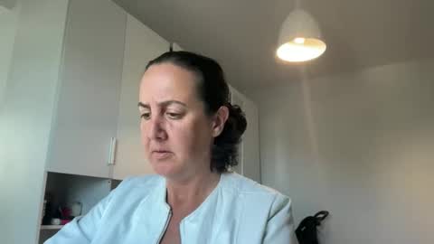 Snapshot of drresa chatting on 05.20.26 Dr. Resa online show from 05.20.26