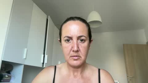Snapshot of drresa chatting on 06.06.26 Dr. Resa online show from 06.06.26