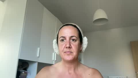 Snapshot of drresa chatting on 06.07.26 Dr. Resa online show from 06.07.26