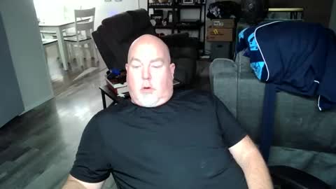 Snapshot of drthomaswayne chatting on 10.15.25 drthomaswayne online show from 10.15.25