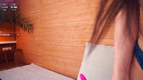 Snapshot of drutywerri chatting on 12.19.24 Polly day and Amelia night online show from 12.19.24