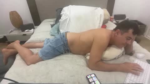 Snapshot of dudebrocuz69 chatting on 01.05.26 Dude online show from 01.05.26