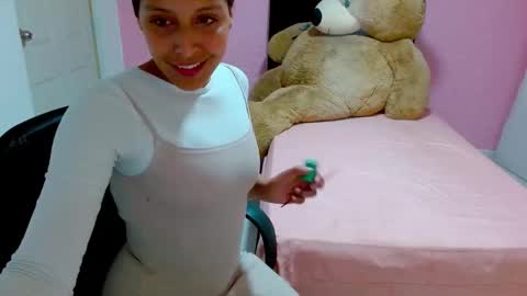 Snapshot of dulce1609 chatting on 02.21.25 dulce1609 online show from 02.21.25