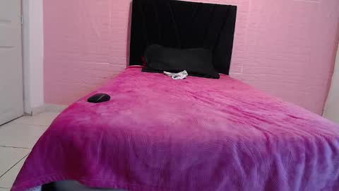 Snapshot of dulce1609 chatting on 11.21.25 dulce1609 online show from 11.21.25