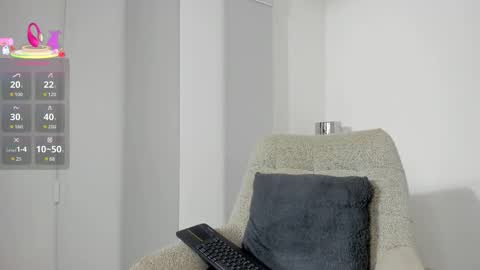 Snapshot of dulce1_ chatting on 11.30.25 Dulce online show from 11.30.25