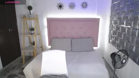 dulce__lovee online show from 11.14.25