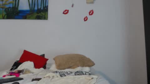 Snapshot of dulce_anita2 chatting on 01.20.25 Anita online show from 01.20.25