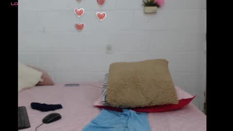 Snapshot of dulce_anita2 chatting on 11.19.25 Anita online show from 11.19.25