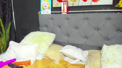 Snapshot of dulce_celeste15 chatting on 01.23.25 C E L E S T E online show from 01.23.25