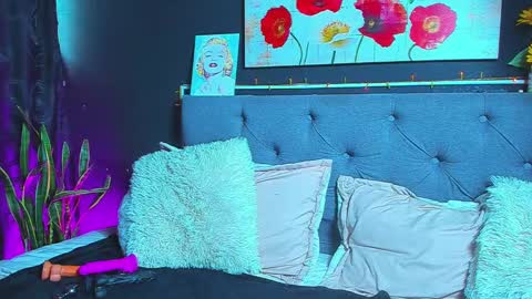 Snapshot of dulce_celeste15 chatting on 01.28.25 C E L E S T E online show from 01.28.25