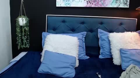 Snapshot of dulce_celeste15 chatting on 02.09.25 C E L E S T E online show from 02.09.25