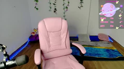 Snapshot of dulce_julieta_ chatting on 02.17.25 Dulce online show from 02.17.25