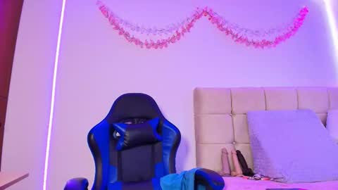 Dulce Maria online show from 02.12.26