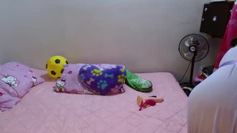 Snapshot of dulce_mmaria chatting on 02.21.25 dulce online show from 02.21.25