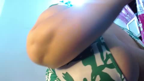 Snapshot of dulce_mmaria chatting on 02.24.25 dulce online show from 02.24.25