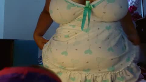 Snapshot of dulce_mmaria chatting on 03.11.25 dulce online show from 03.11.25