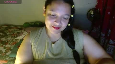 Snapshot of dulce_mmaria chatting on 10.22.25 dulce online show from 10.22.25