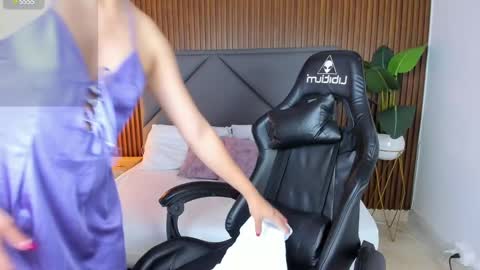 Snapshot of dulce_natyy chatting on 02.21.25 N A T Y online show from 02.21.25