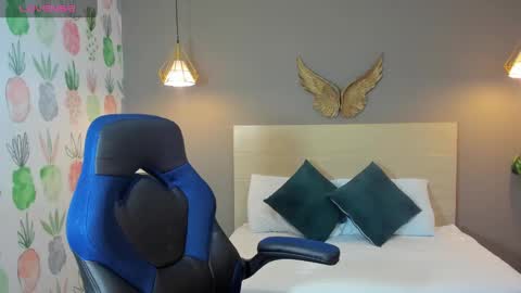 V I C T O R I A online show from 02.17.25