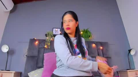 DULCE AURORA online show from 04.26.26