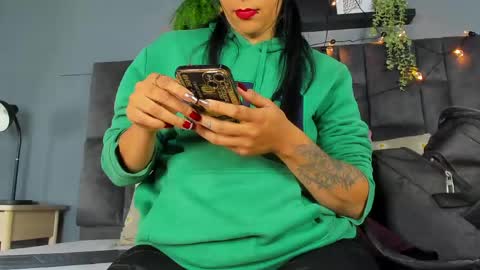 DULCE AURORA online show from 05.06.26