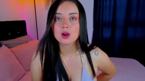 Snapshot of dulcedanii chatting on 09.18.25 Daniela online show from 09.18.25