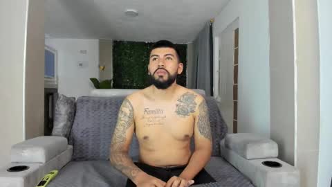 Jlozada05 online show from 11.18.25