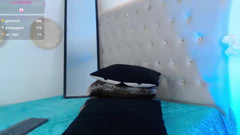 Dulcey online show from 09.19.25