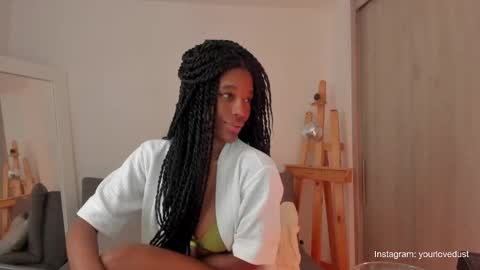 Snapshot of duna_du chatting on 12.19.24 My birthday is tomorrow November 30 online show from 12.19.24