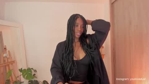 Snapshot of duna_du chatting on 12.27.24 My birthday is tomorrow November 30 online show from 12.27.24