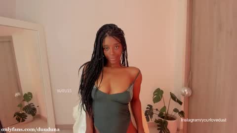 Snapshot of duna_du chatting on 01.18.25 My birthday is tomorrow November 30 online show from 01.18.25