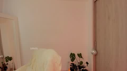 Snapshot of duna_du chatting on 02.02.25 My birthday is tomorrow November 30 online show from 02.02.25