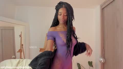 Snapshot of duna_du chatting on 02.12.25 My birthday is tomorrow November 30 online show from 02.12.25